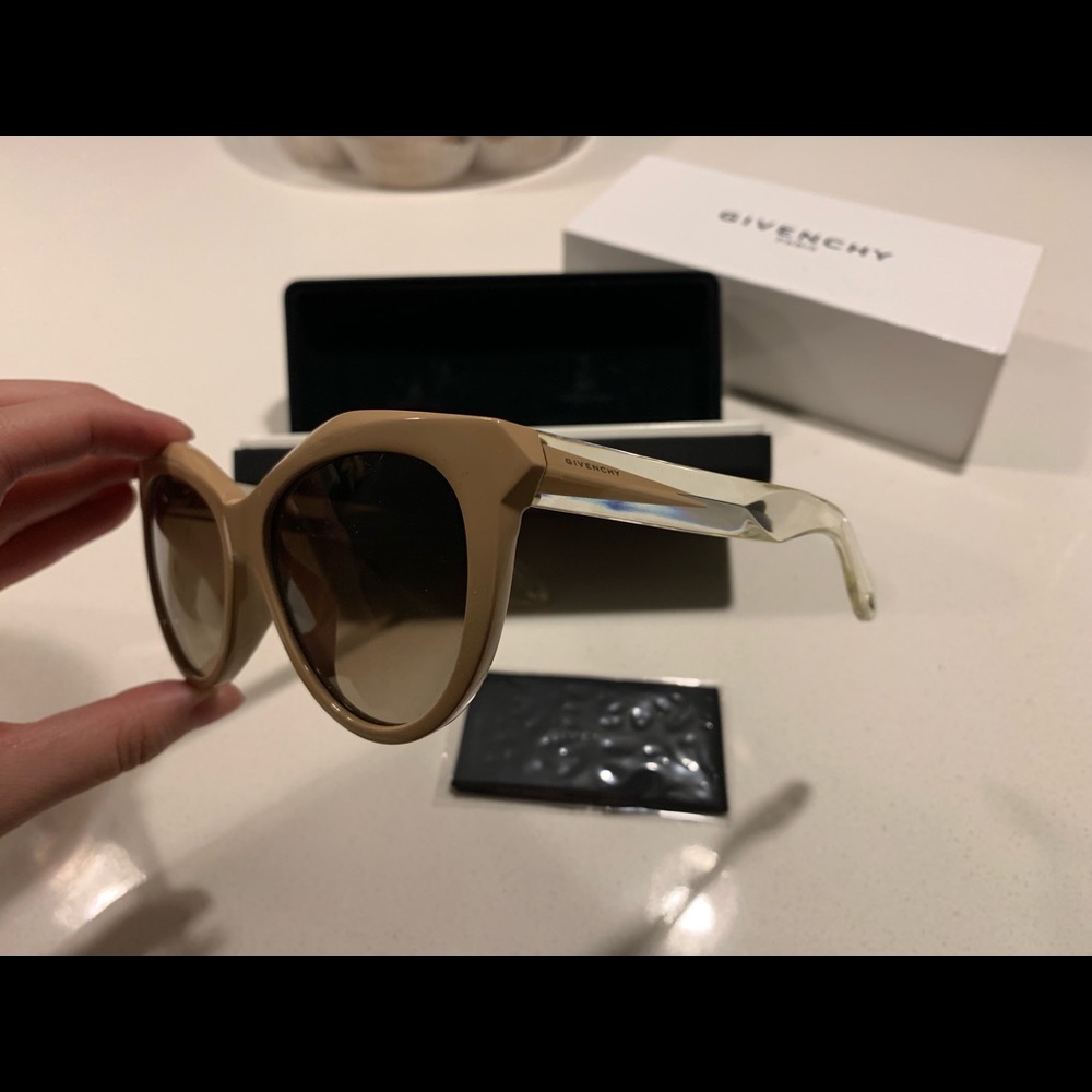 Givenchy sunglasses NEW with box  nude clear color